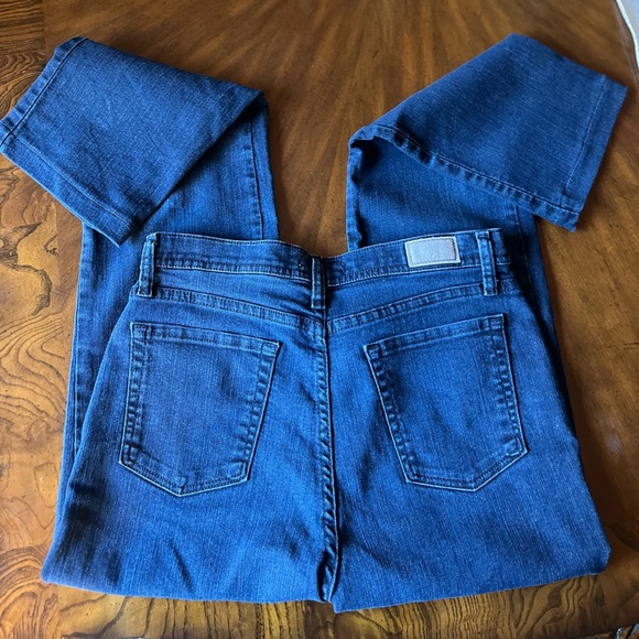 Lee Classic Fit Dark Blue Women's Straight Leg Jeans in very good condition - Picture 4 of 9